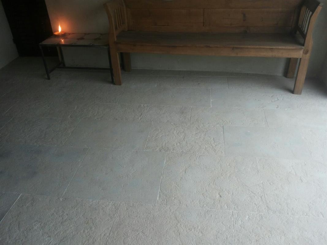 Pavimento interno in Pietra Alpina Naturale n°12