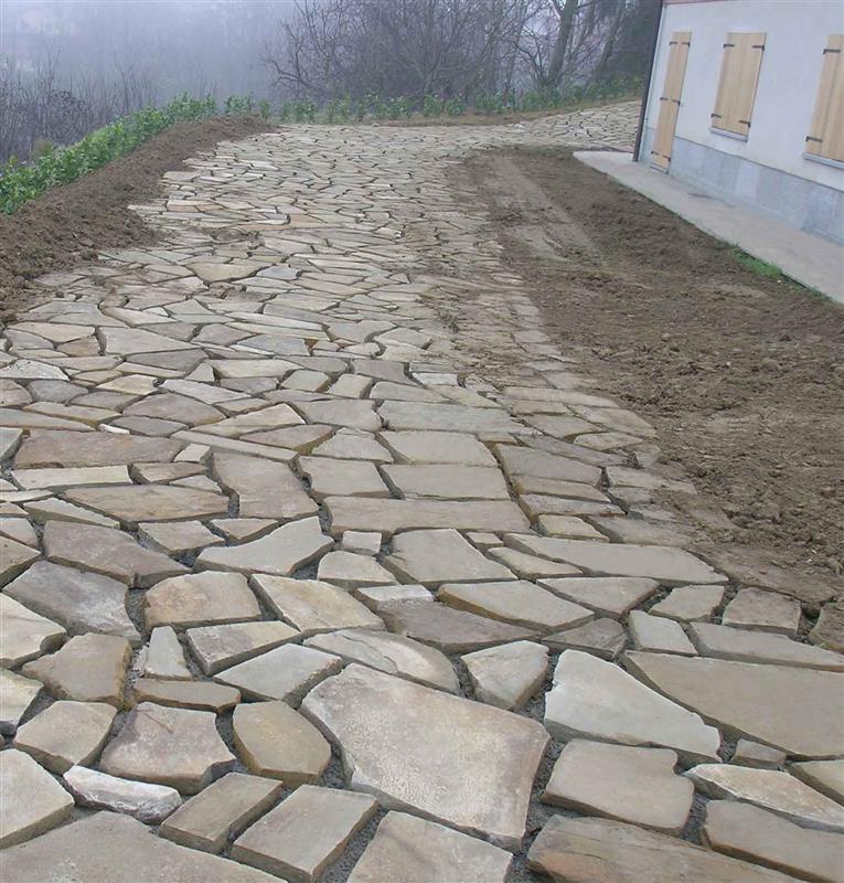 Pavimentazione tipo Opus Incertum in Pietra Braun Naturale n°2