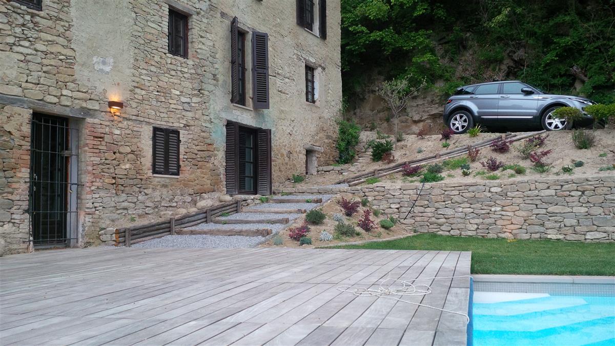Pavimento e bordo per piscina in Pietra Gaia Naturale n°5