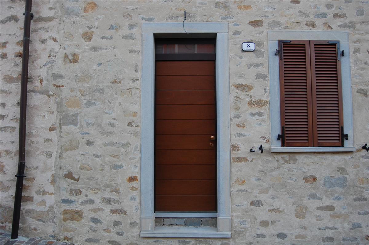 Bordo per portale e finestra in Pietra Naturale su misura n°21