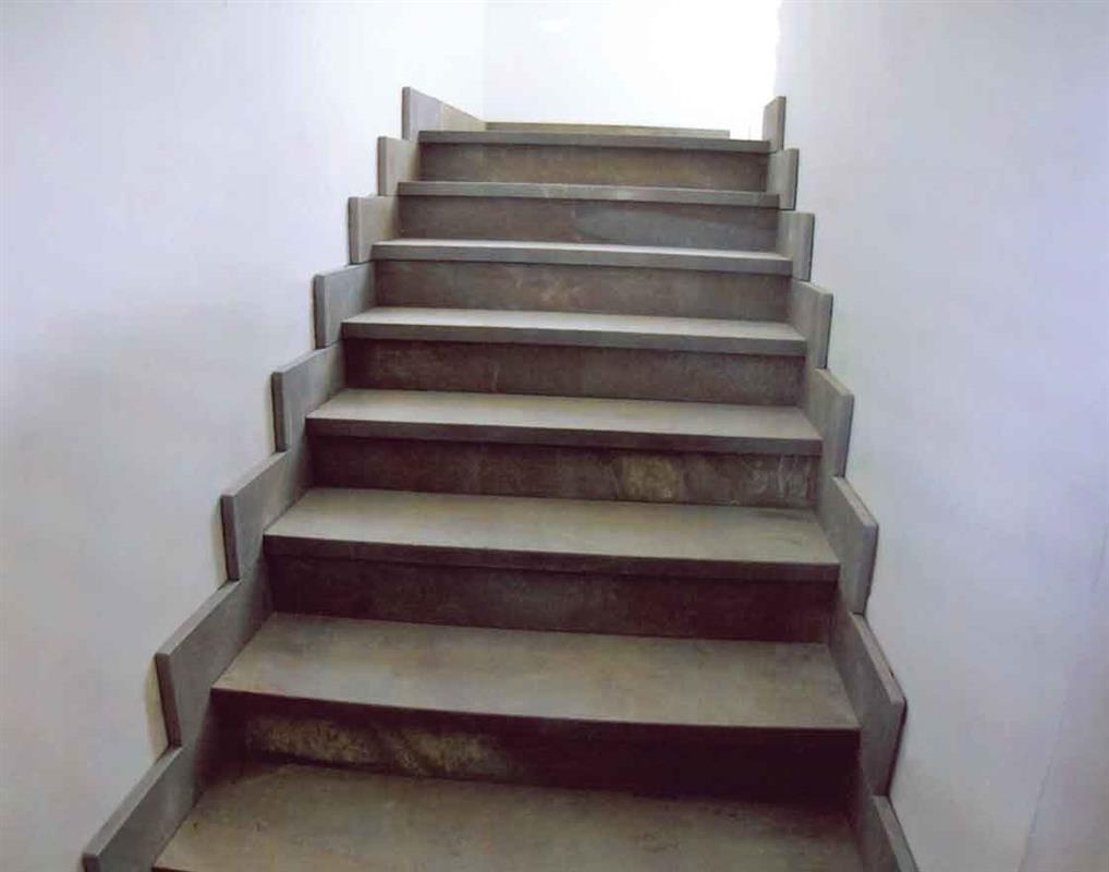 Scala Interna in Pietra Alpina su misura n°3
