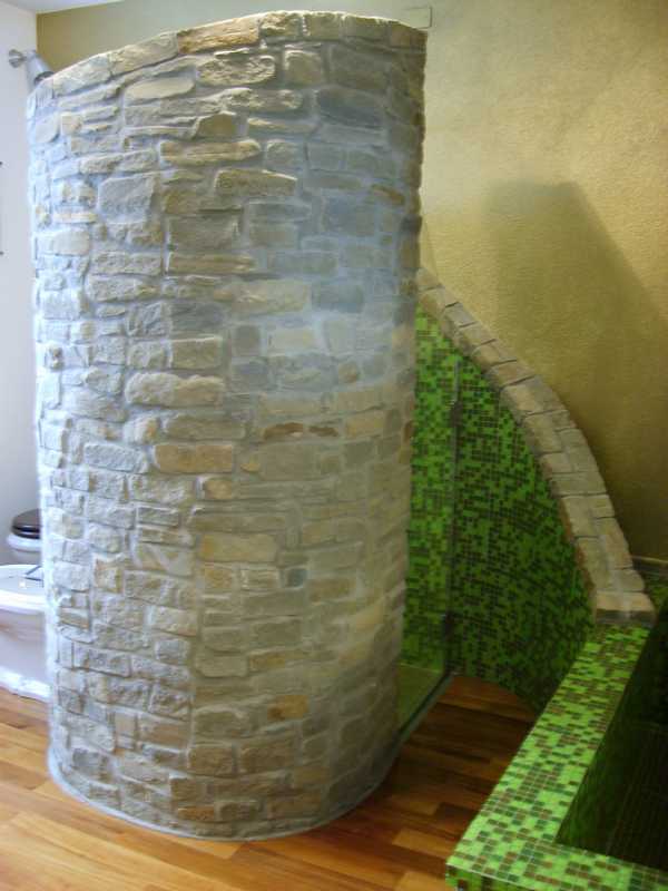 Rivestimento parete bagno in Pietra di Langa Naturale n°30