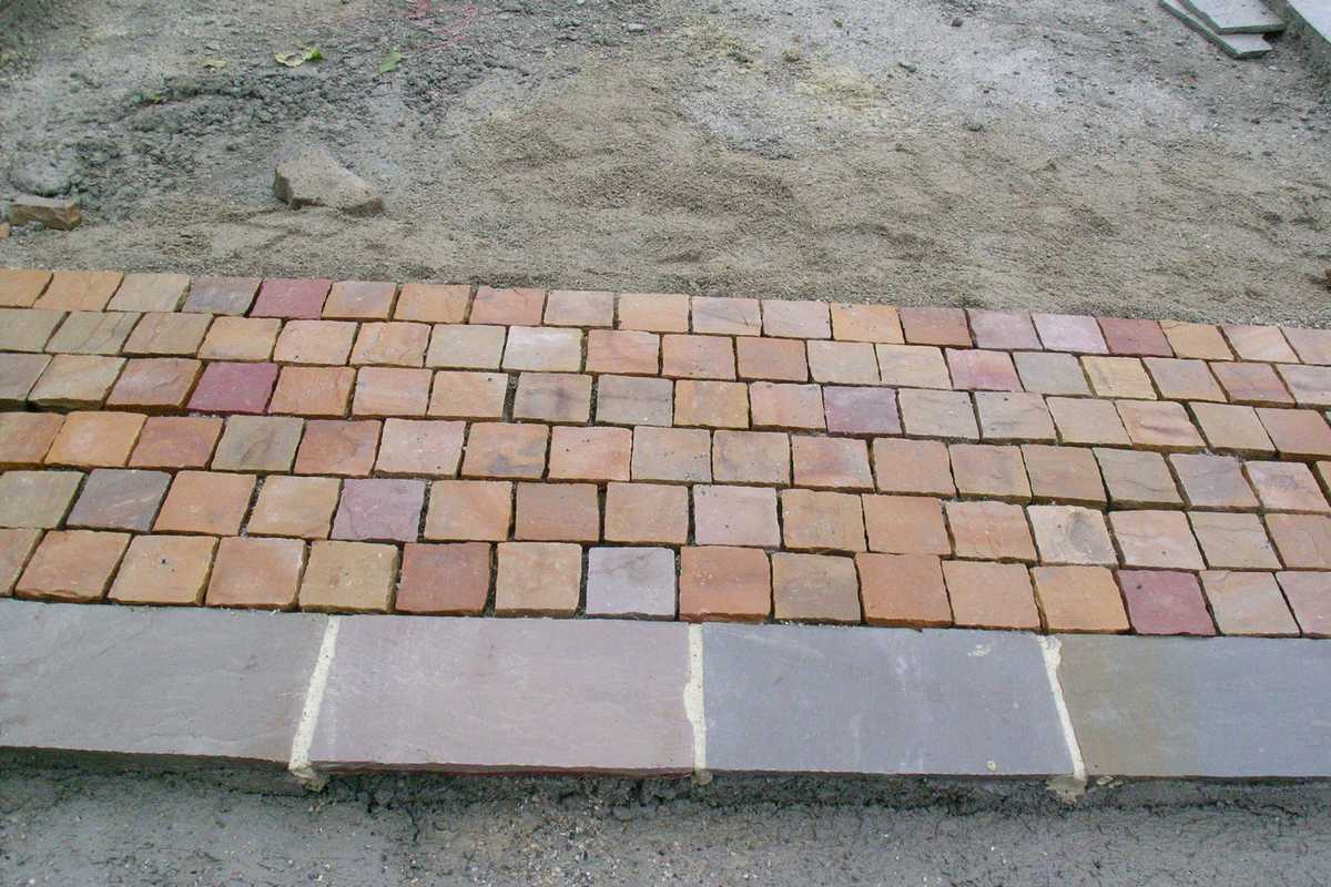 Pavé con tozzetti in Pietra Gaia Naturale n°46