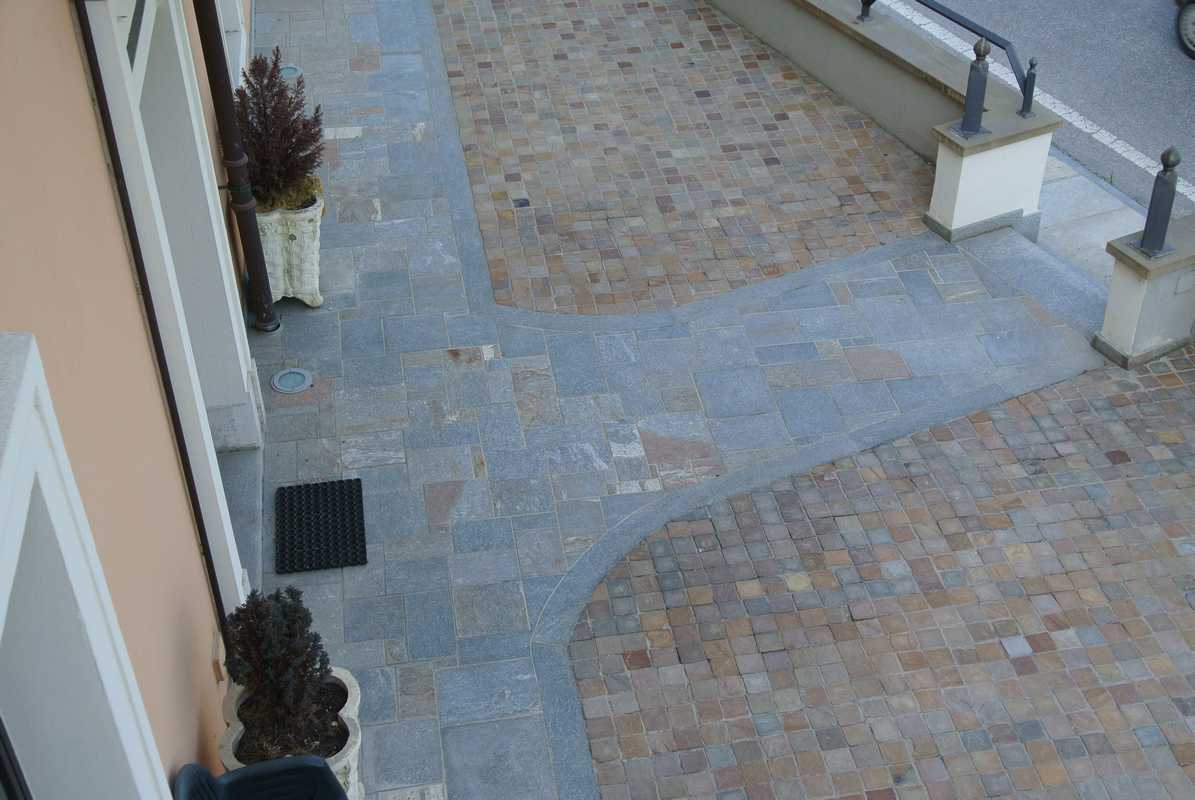 Pavé con tozzetti in Pietra Gaia Naturale n°67
