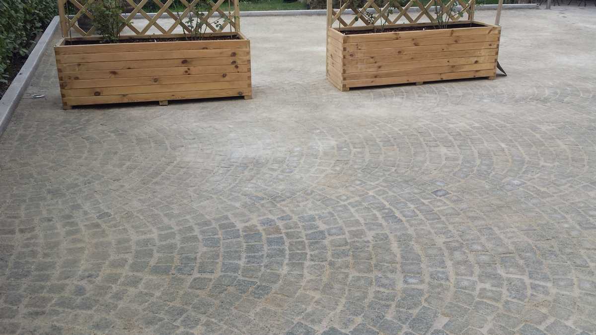 Pavé con tozzetti in Pietra di Luserna Naturale n°15