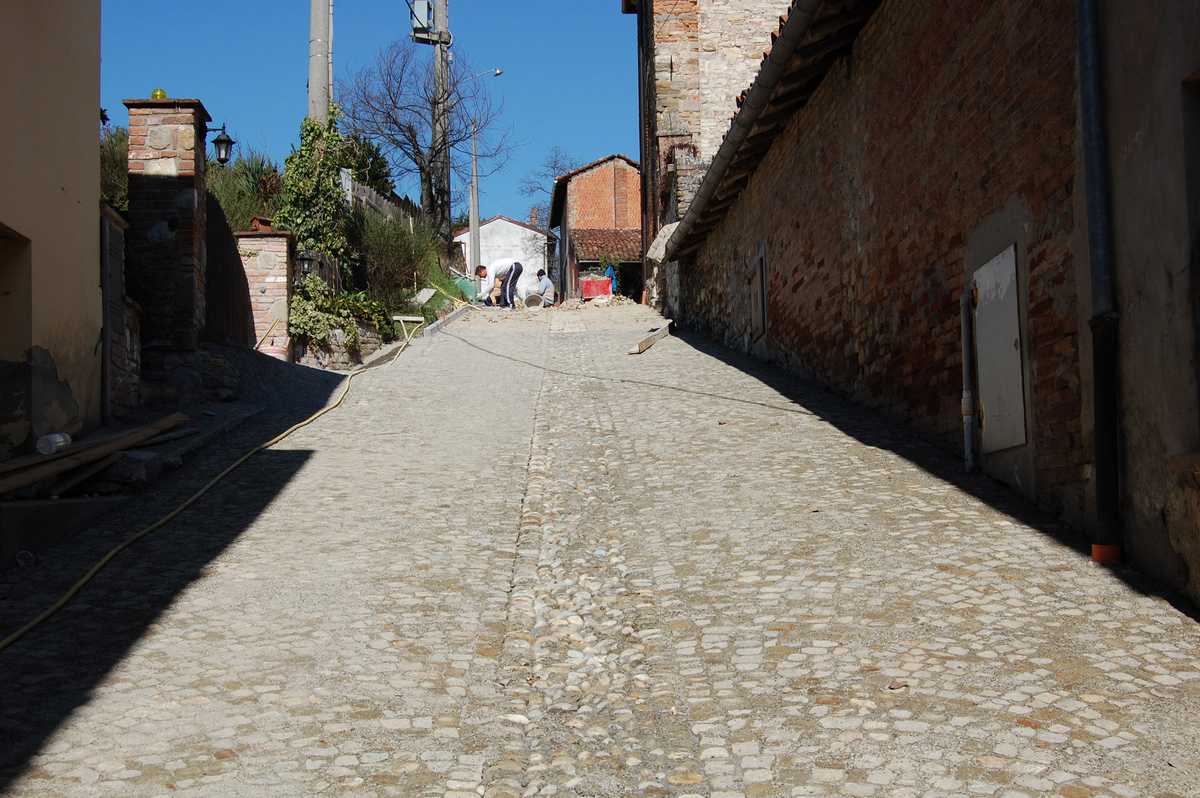 Pavé con tozzetti in Pietra di Langa Naturale n°29