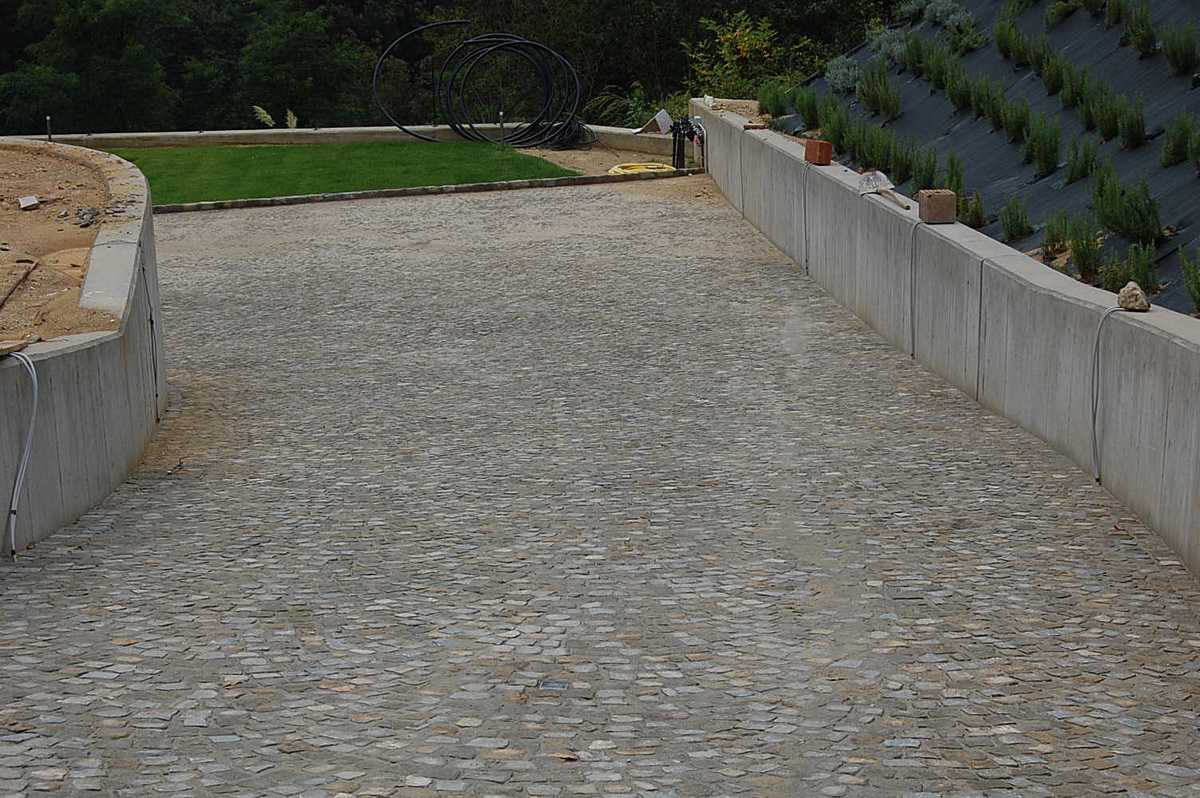 Pavé con tozzetti in Pietra di Langa Naturale n°6