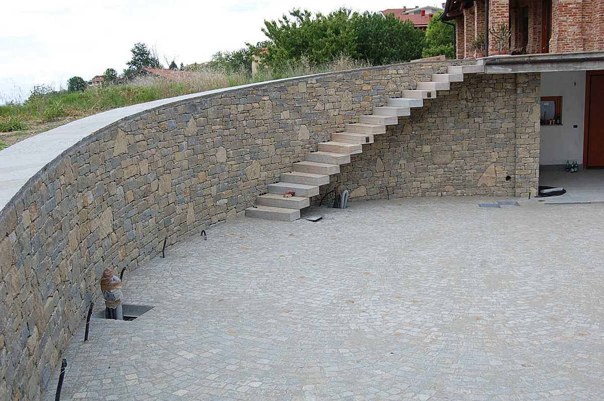 Pavé con tozzetti in Pietra di Luserna Naturale n°9
