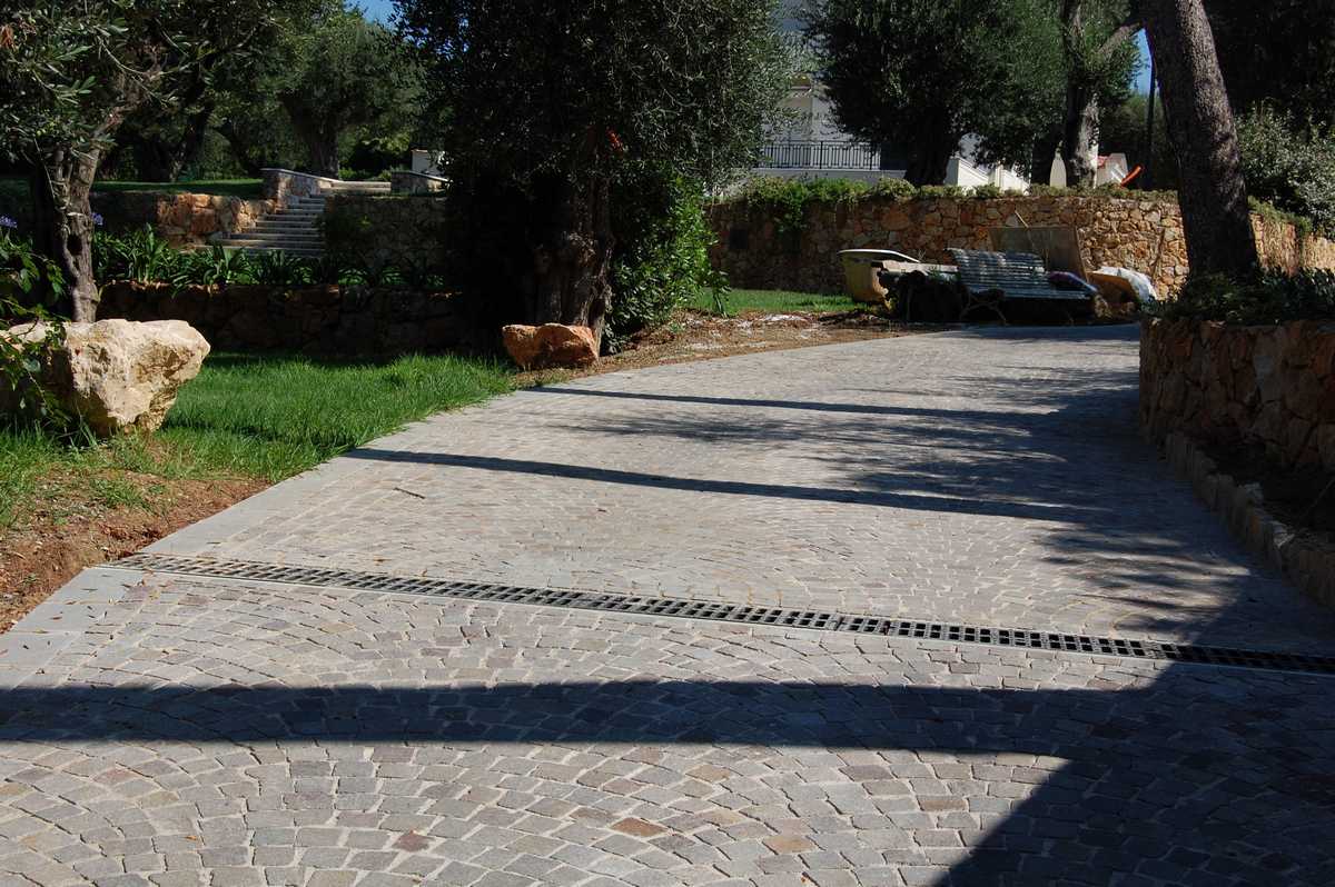Pavé con tozzetti in Porfido del Trentino Naturale n°34