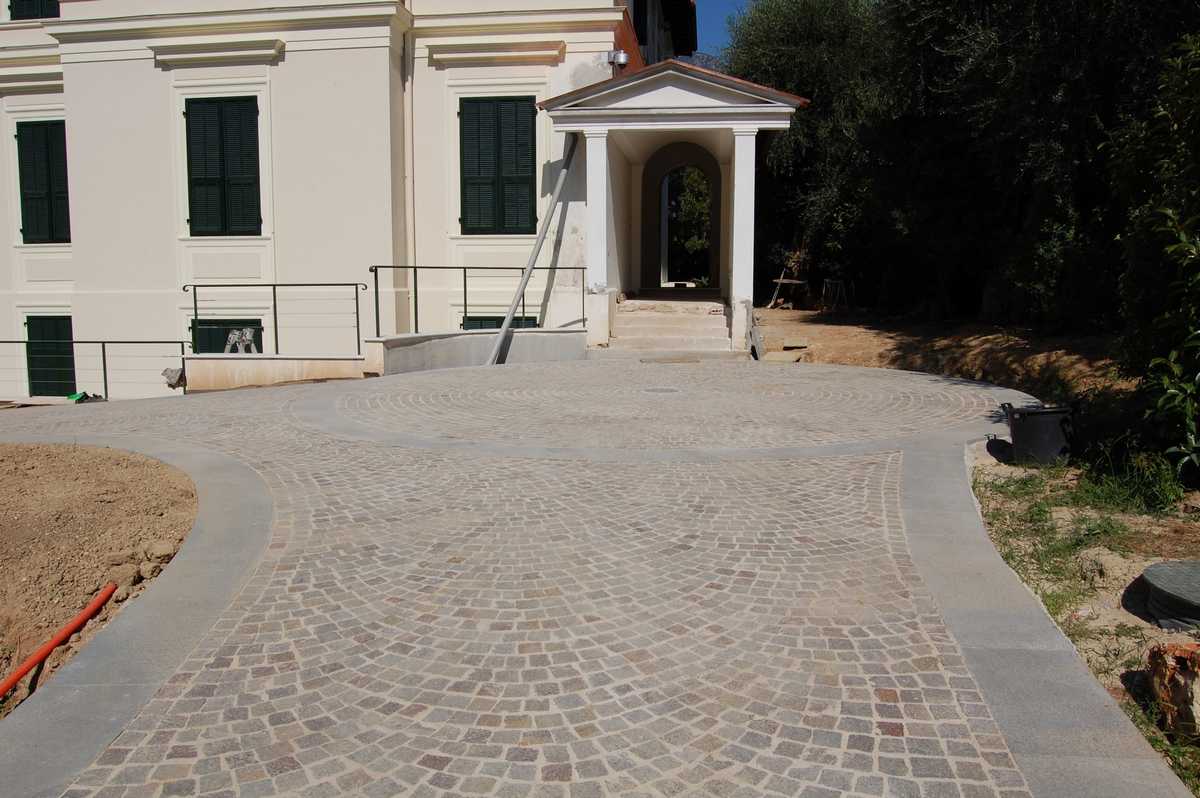 Pavé con tozzetti in Porfido del Trentino Naturale n°37