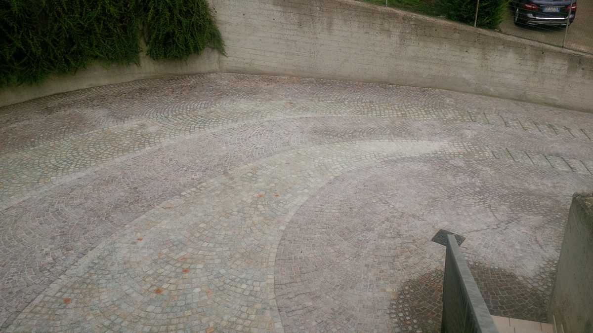 Pavé con tozzetti in Porfido e Luserna Naturale n°50
