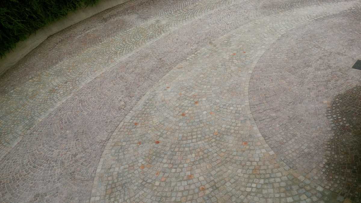 Pavé con tozzetti in Porfido e Luserna Naturale n°51