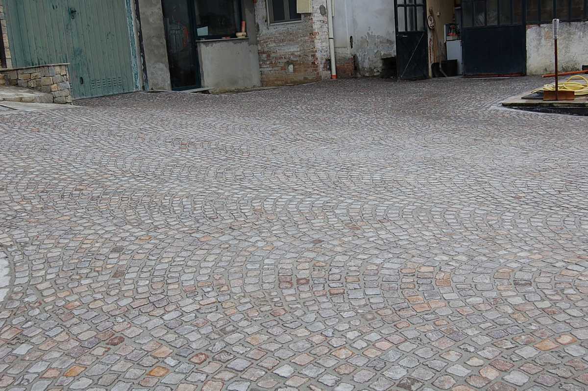 Pavé con tozzetti in Porfido Naturale n°53