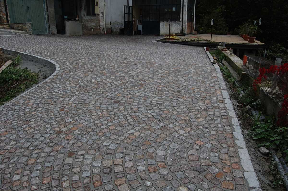 Pavé con tozzetti in Porfido Naturale n°55