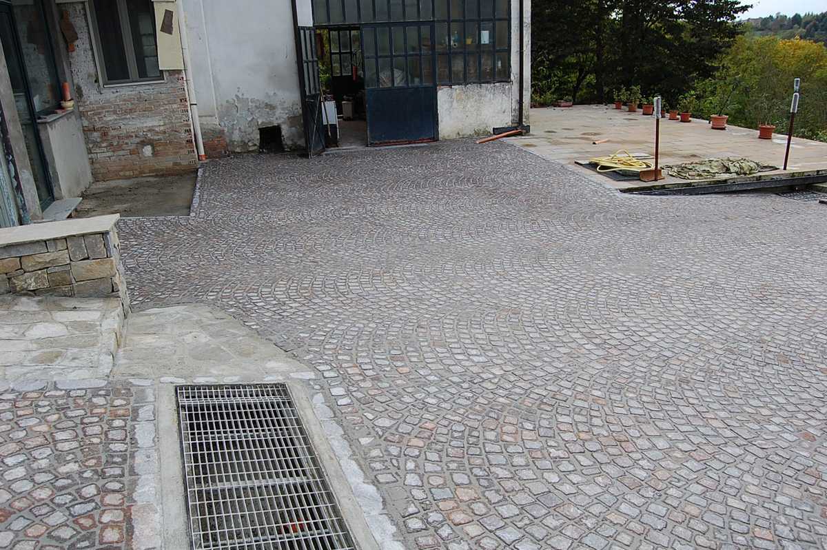 Pavé con tozzetti in Porfido Natruale n°58