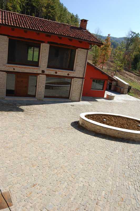 Pavimentazione tipo Sternìa in Pietra di Langa Naturale n°34