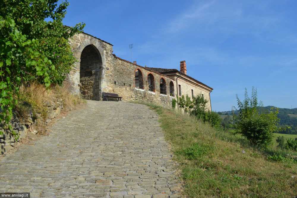 Pavimentazione tipo Sternìa in Pietra di Langa Naturale n°47