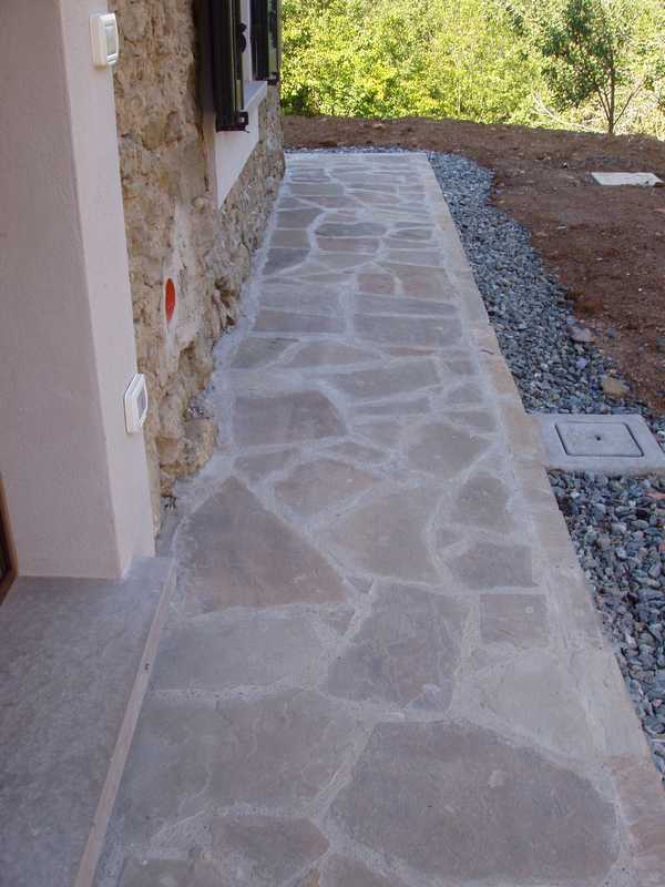 Pavimentazione tipo Opus Incertum in Pietra Braun Naturale n°12