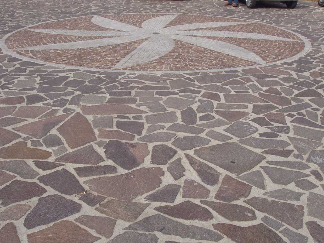 Pavimentazione tipo Opus Incertum in Porfido  n°8