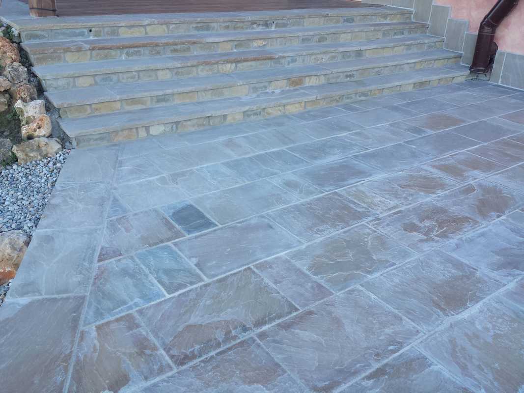 Pavimentazione tipo “Patio” in Pietra Gaia Naturale n°37