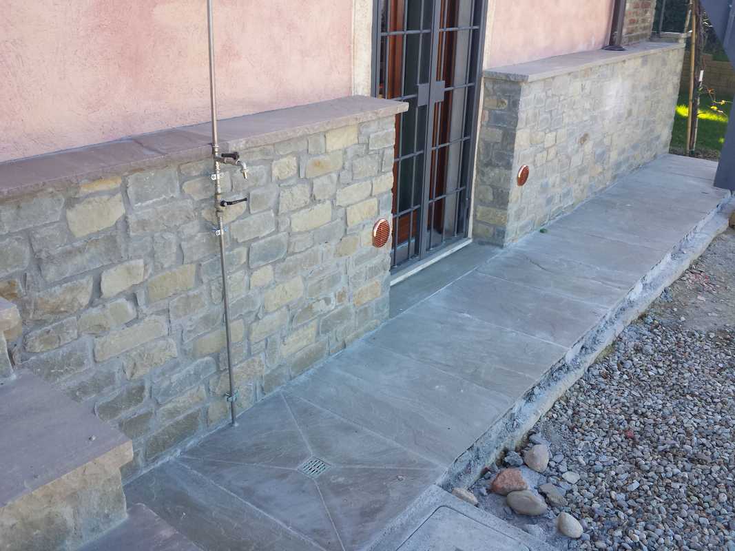 Pavimentazione tipo “Patio” in Pietra Gaia Naturale n°39