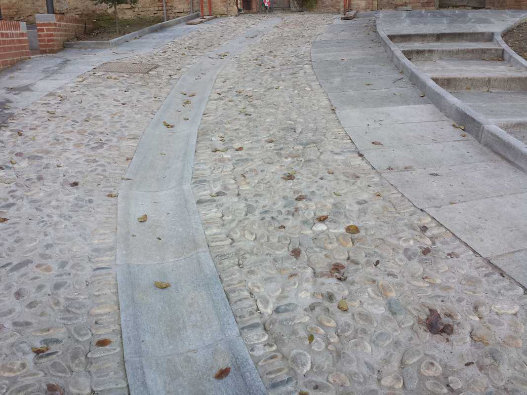 Pavimento tipo “Ciottolato”  in ciottoli n°18