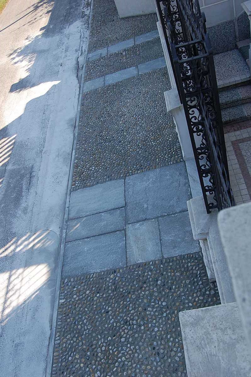 Pavimento tipo “Ciottolato”  in ciottoli n°23