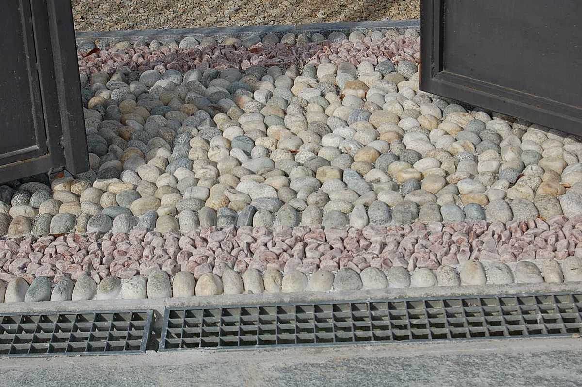 Pavimento tipo “Ciottolato”  in ciottoli n°26