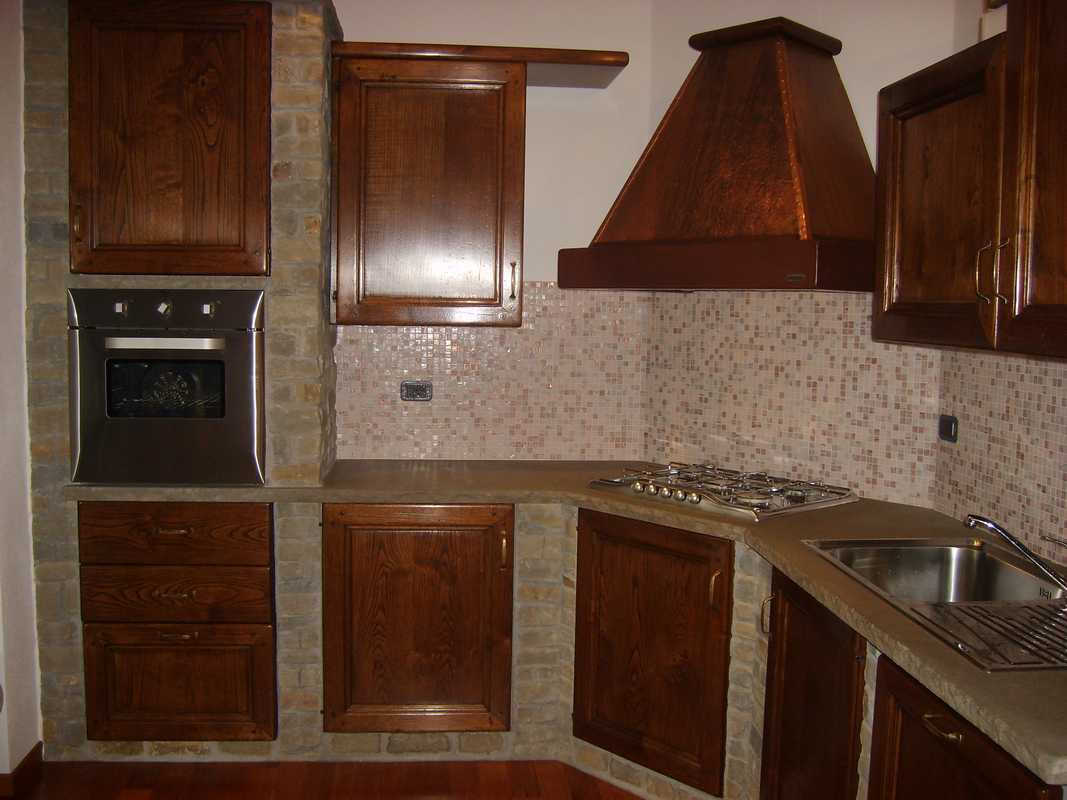 Piano per cucina in Pietra Alpina Naturale su misura n°17