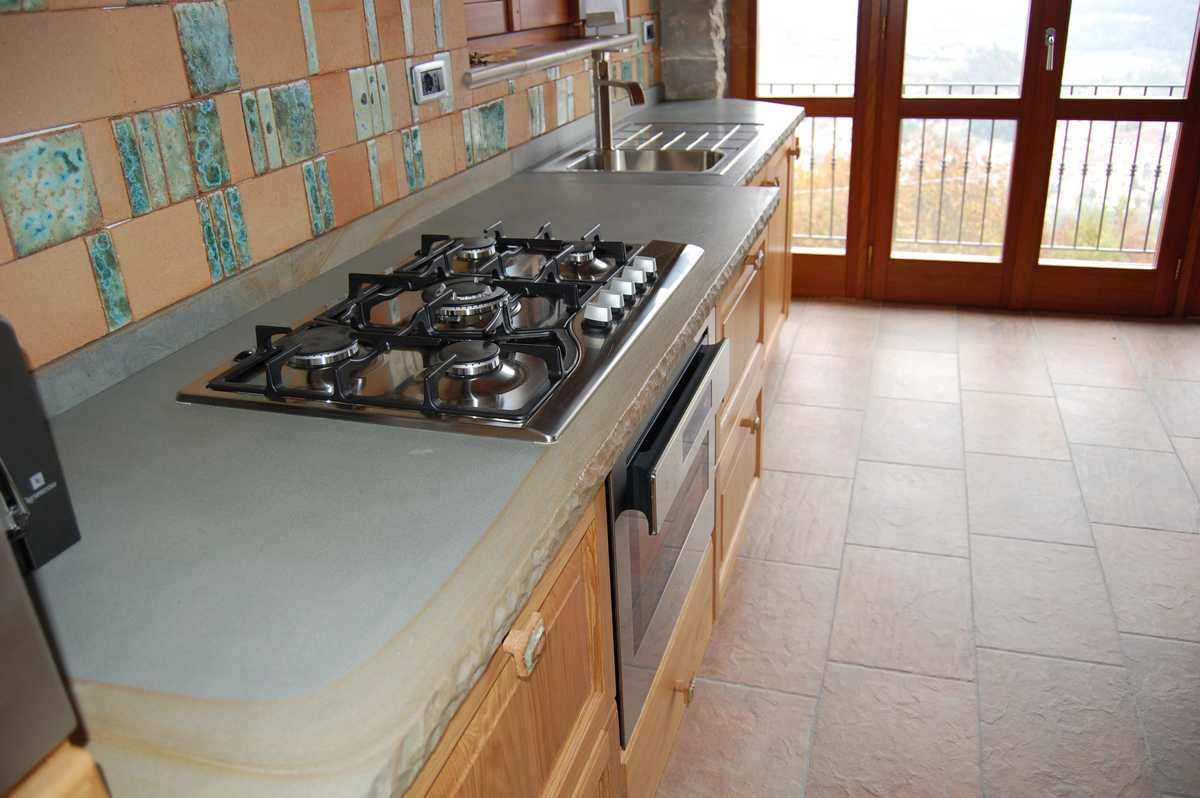 Piano per Cucina in Pietra Alpina Naturale su misura n°29