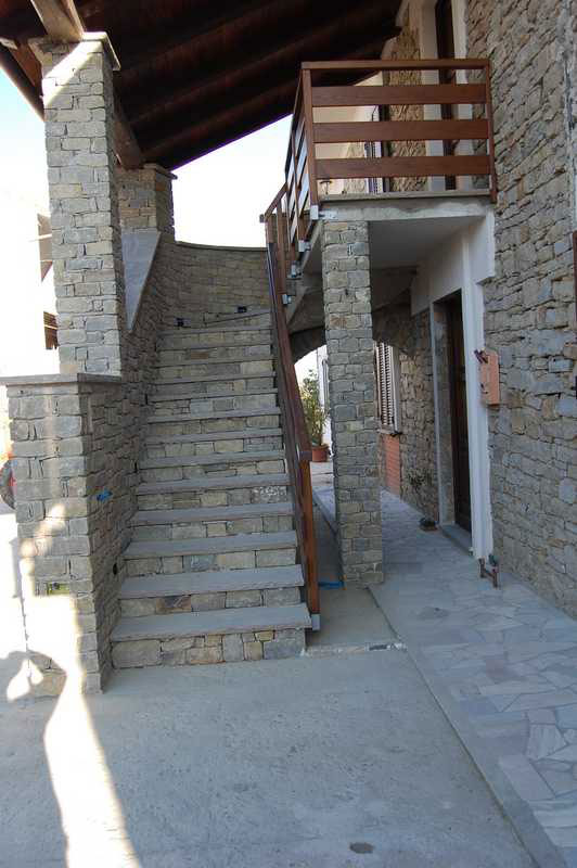 Scala esterna in Pietra di Langa n°36